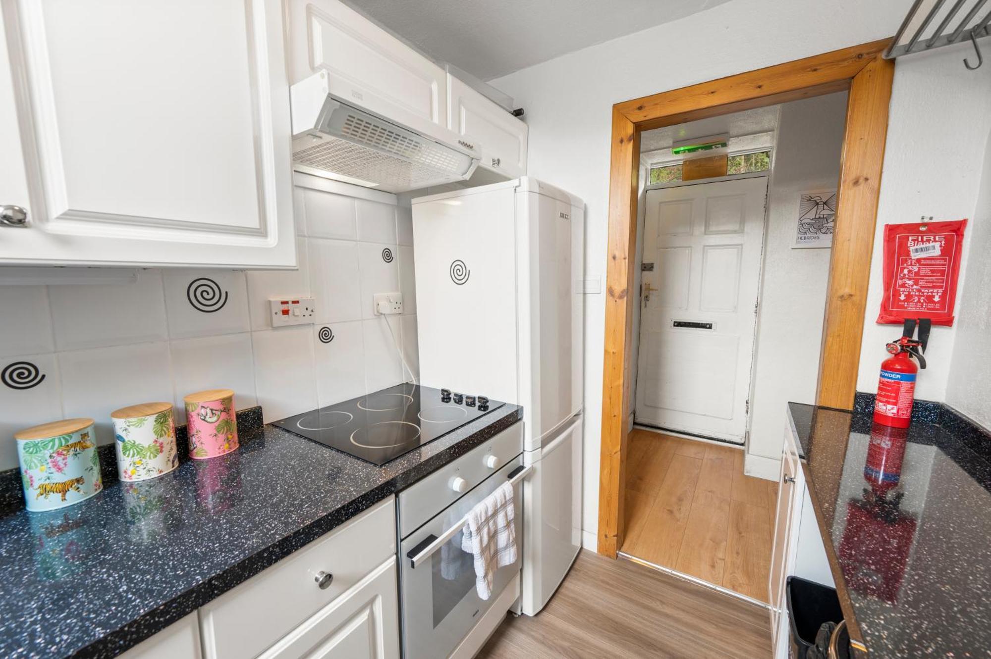 Charming Apt Nr Centre - Terrace & Street Parking Оубън Екстериор снимка