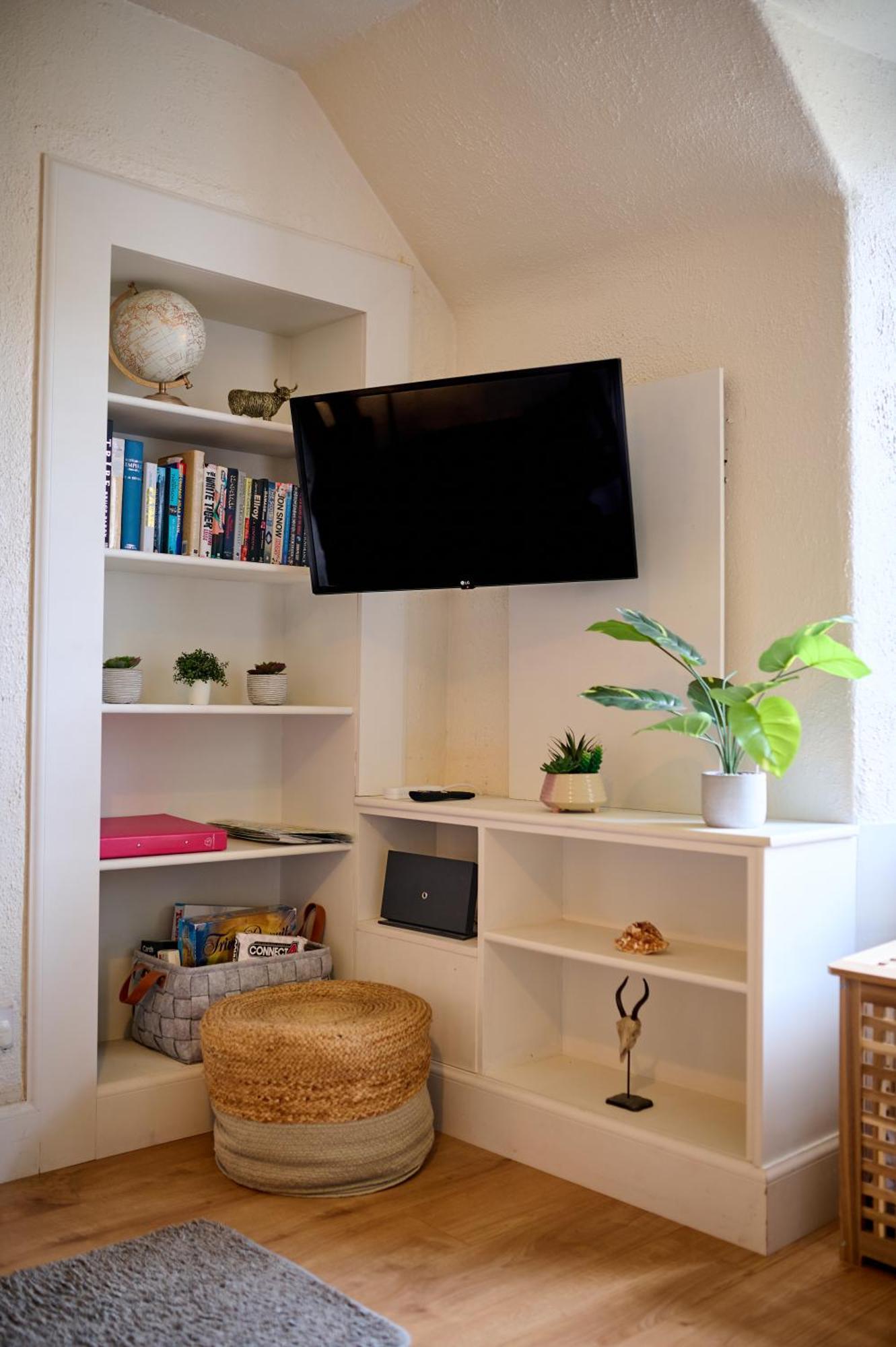 Charming Apt Nr Centre - Terrace & Street Parking Оубън Екстериор снимка