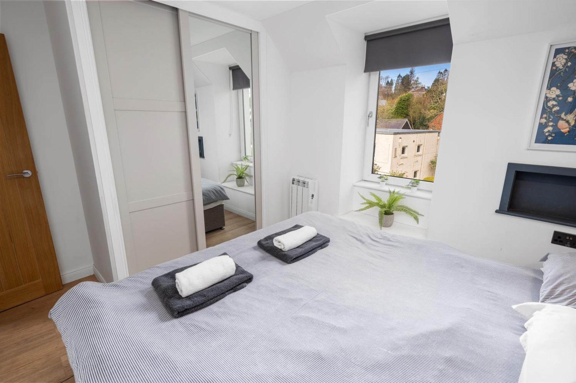 Charming Apt Nr Centre - Terrace & Street Parking Оубън Екстериор снимка